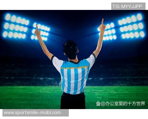 梅西分享与奖杯合影感慨迈阿密赛季的辉煌成就与难忘回忆